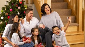 Choosing the Perfect Holiday Gifts for Everyone on Your Shopping List