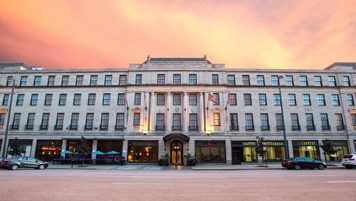 Set the Stage for a Memorable Family Reunion