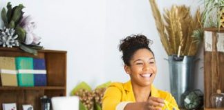 The Benefits of Shopping Small This Holiday Season