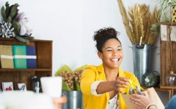 The Benefits of Shopping Small This Holiday Season